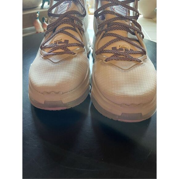 Nike LeBron 19 Basketball Shoes (SZ 10) - Picture 2 of 5